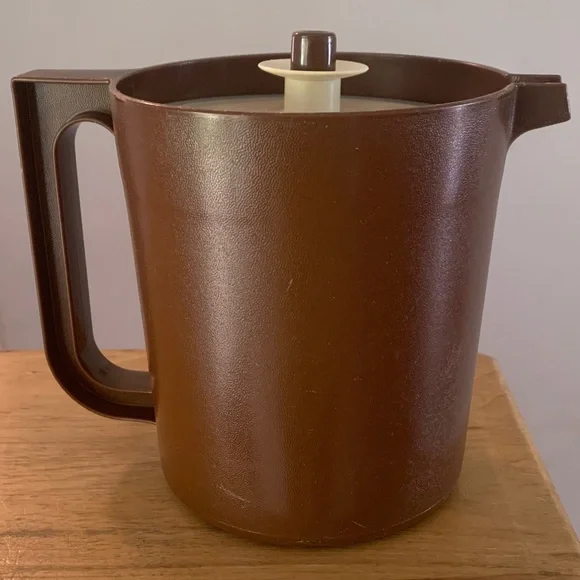 Tupperware Pitcher - Picture 3 of 8